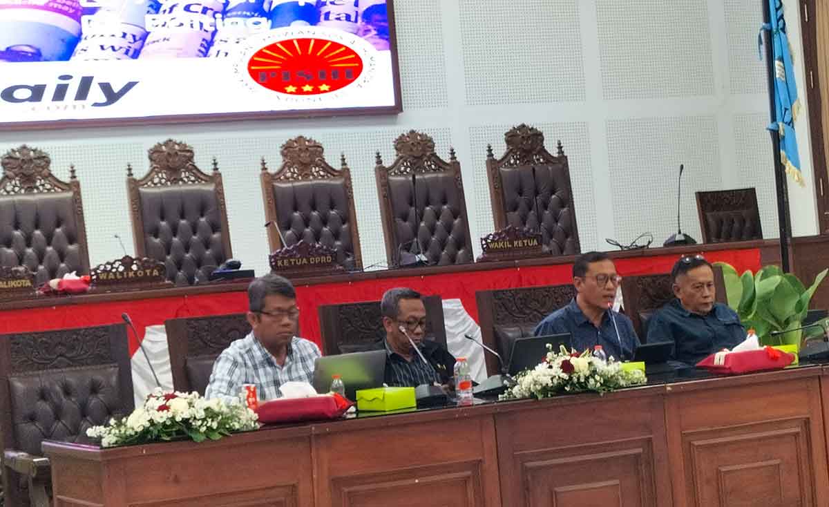 Atmaji Sapto Anggoro dari Dewan Pers saat menyampaikan materi.