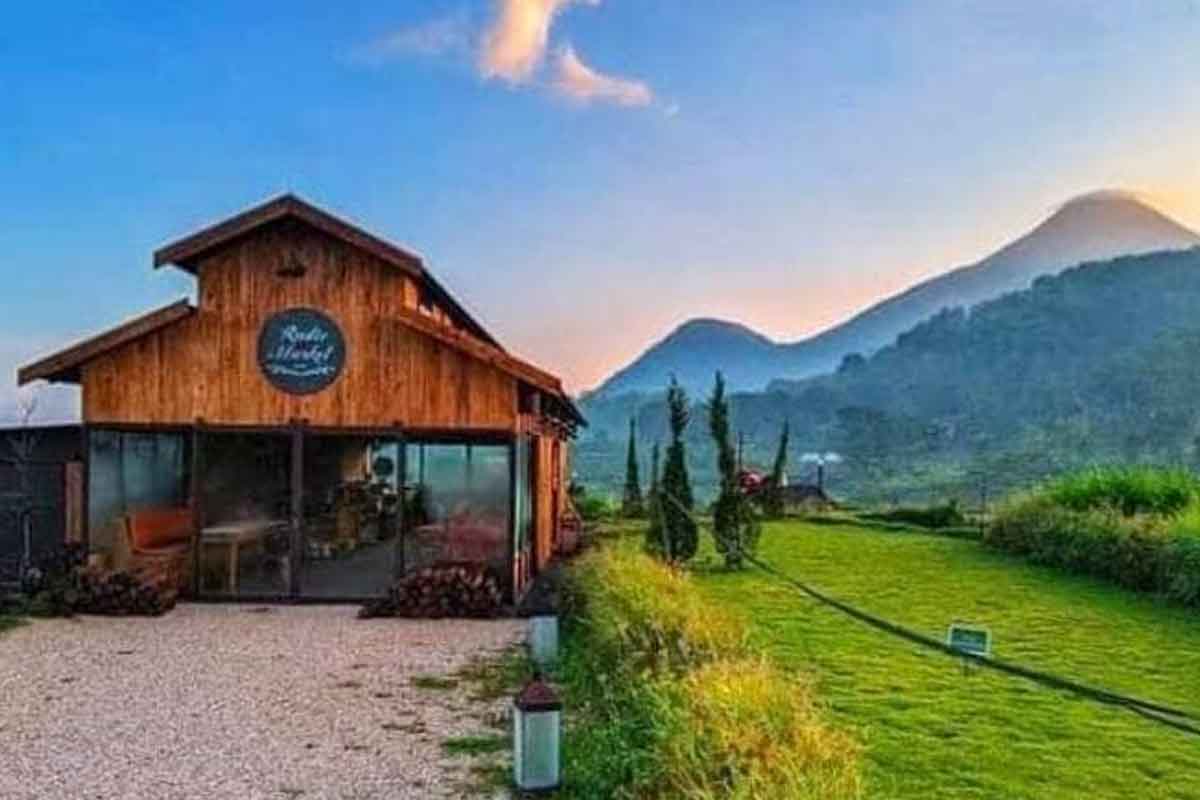 Rustic Market Trawas.