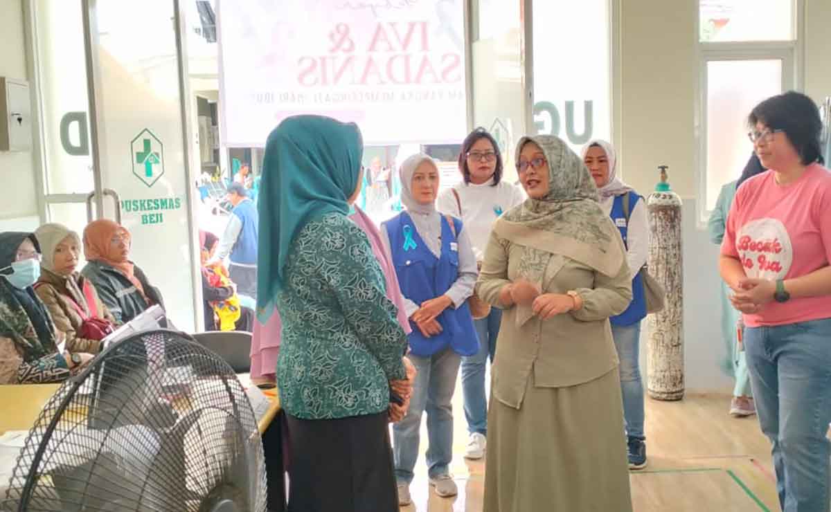 Kabid P4B Dinkes Kota Batu, Susana Indahwati, saat melakukan sosialisasi pencegahan virus HMPV atau Human Metapneumovirus.
