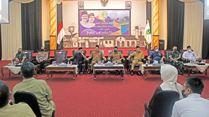 Suasana sosialisasi Penataan Kawasan Wisata Religi Terintegrasi demi mempercantik Alun-Alun Kota Pasuruan.