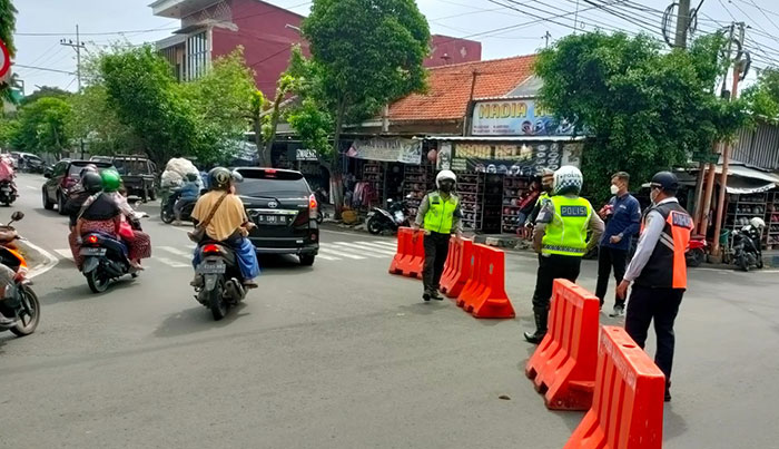 Simulasi rekayasa lalu lintas di dalam Kota Mojokerto.