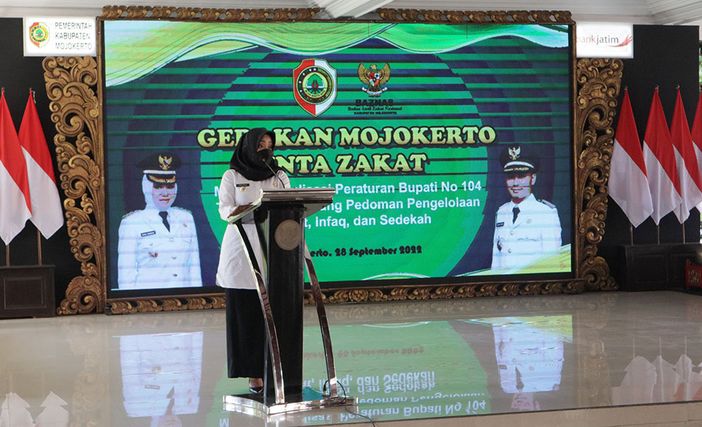 Bupati Ikfina ketika melakukan sosialisasi zakat dan infaq bagi ASN di lingkup Pemerintah Kabupaten Mojokerto. 