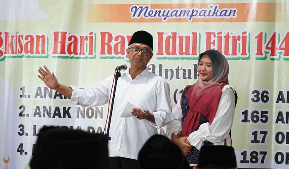 Gus Qowim bersama Ketua TP PKK Kota Kediri Faiqoh Azizah. (Ist)