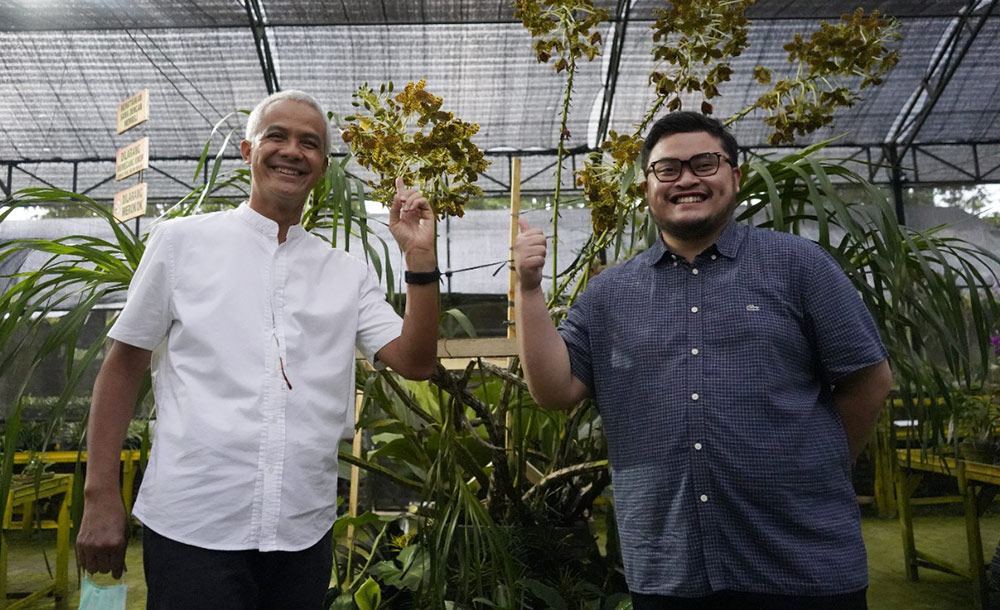 Gubenur Jawa Tengah, Ganjar Pranowo (kiri) bersama Bupati Kediri Hanindhito Himawan Pramana saat berada di Kampung Anggrek, Desa Sempu, Kecamatan Ngancar, Kabupaten Kediri. foto: ist.