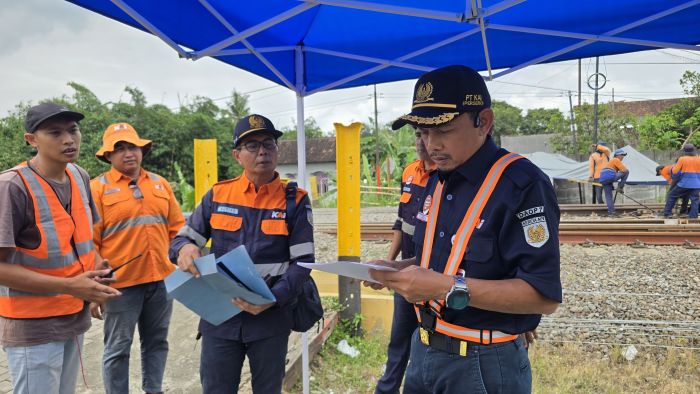  VP KAI Daop 7 Madiun bersama tim laksanakan peninjauan daerah rawan dan perlintasan ekstra.
