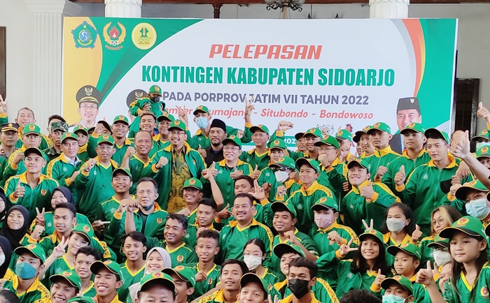 Pemberangkatan atlet KONI Sidoarjo untuk berlaga di Porprov Jatim VII tahun 2022, di Pendopo Delta Wibawa, Minggu (19/6/2022).