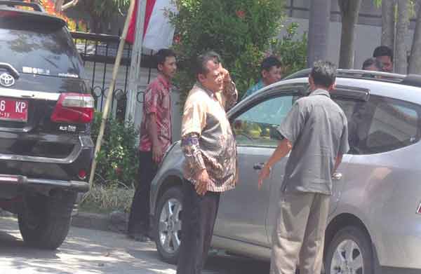 WADUL – Sejumlah kepala desa saat wadul ke DPRD Ngawi. foto: agus/BANGSAONLINE