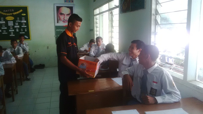 Peduli Pacitan, Puluhan Siswa SMK I PGRI Jawara Pasuruan Galang Dana 