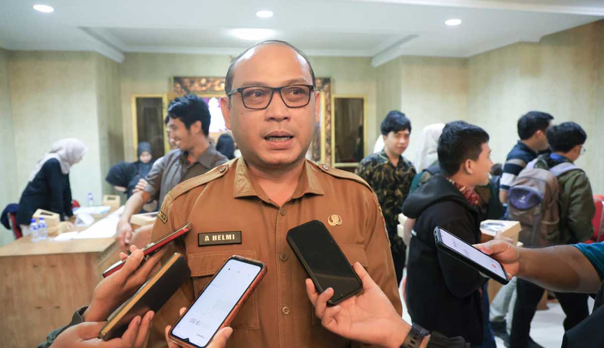 Pj Sekdakab Jember, Akhmad Helmi Luqman.