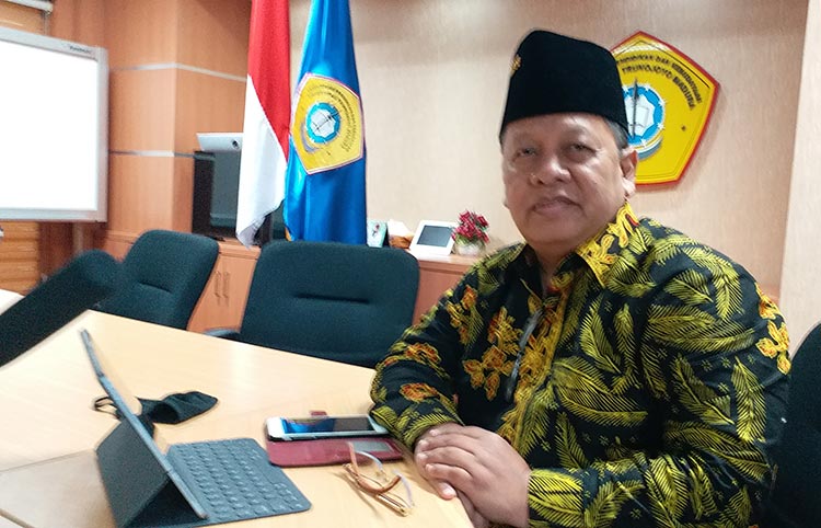 Wakil Rektor I UTM, Dr. Deni Setya Bagus Yuherawan, S.H., M.S.