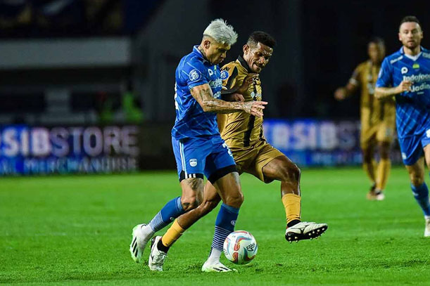 Ciro Alves panaskan persaingan Top Skor Liga 1 2023-2024. Foto: PERSIB.co.id
