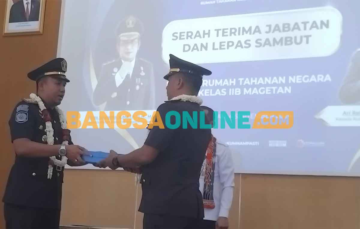 Serah terima jabatan Kepala Rutan Magetan. Foto: HENDRO SUHARTONO/BANGSAONLINE