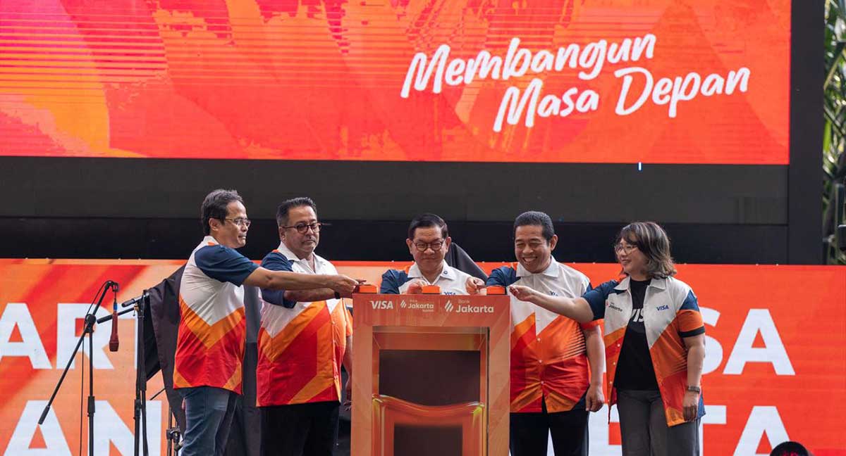 Peluncuran kartu debit visa Bank Jakarta.