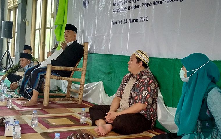 Prof. Dr. KH. Asep Saifuddin Chalim, M.A., ketika memberi ceramah di Pondok Pesantren NU Al-Manshuriyah Ta
