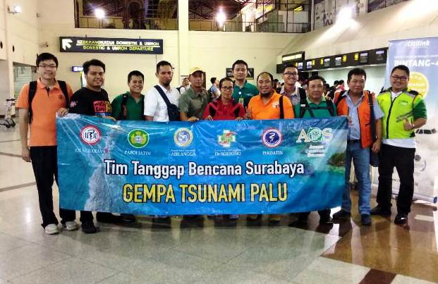 Tim Kapal Rumah Sakit Unair yang berangkat menuju Donggala.