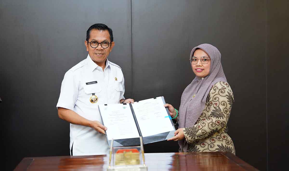 Wali Kota Batu usai menandatangani kesepakatan bersama dengan LBH Terakreditasi.