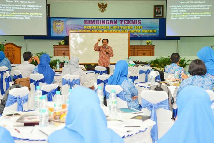 Penyelenggaraan bimbingan teknis (Bimtek) penyusunan LKPj yang diadakan Pemkot Madiun
