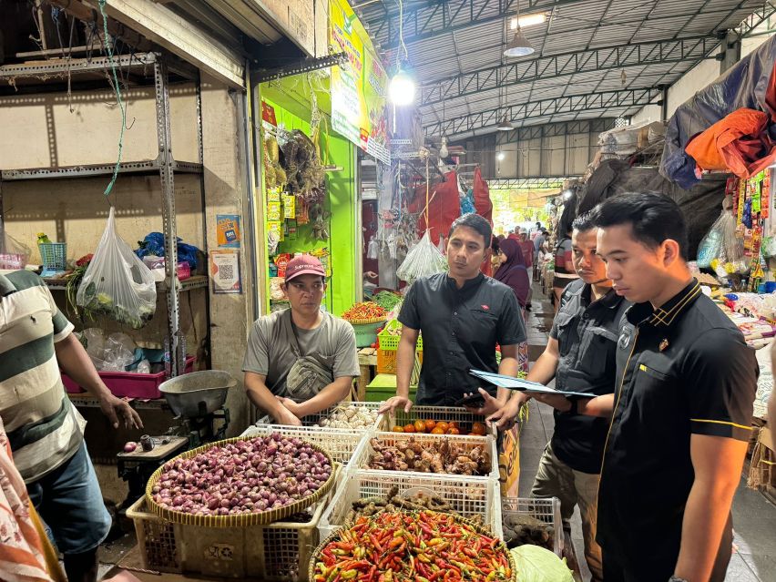 Pastikan Stok Bapok Aman Jelang Ramadhan, Satgas Pangan Polres Gresik Sidak ke Pasar Baru