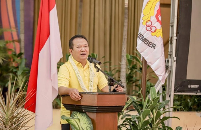 Bupati Jember Hendy Siswanto saat membuka Kejurkab Cabang Olahraga (Cabor) Bridge di Gedung Soetrisno Widjaja Politeknik Negeri Jember (Polije), Minggu (04/04/2021).