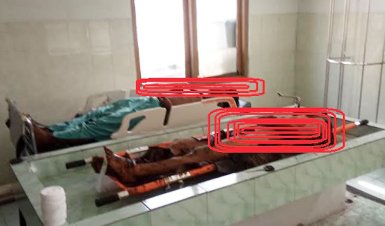 Kondisi jenazah saat berada di kamar mayat. foto: SOFFAN/ BANGSAONLINE