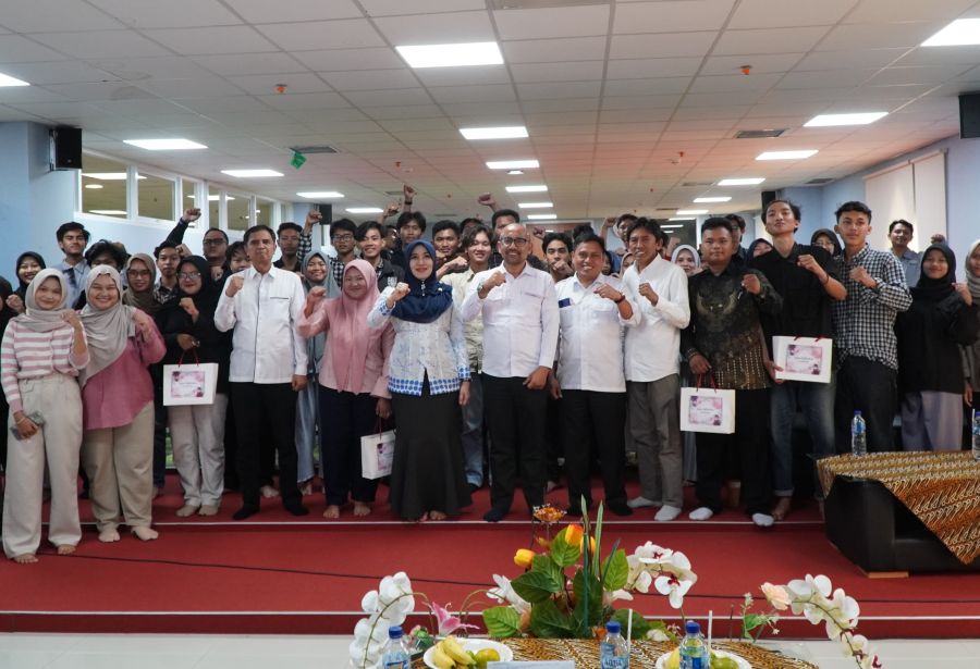 Anggota DPD RI Dapil Jatim, Dr. Lia Istifhama dalam kegiatan serap aspirasi bersama mahasiswa