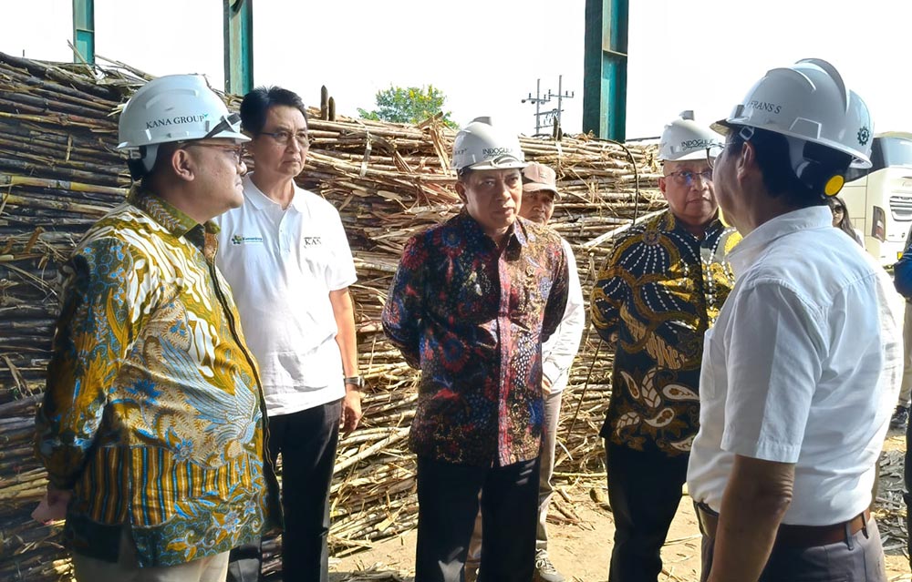 Saksikan MoU 2 Koperasi, Menkop Ferry Juliantono Dukung Hilirisasi Tebu Berbasis Koperasi di Kediri