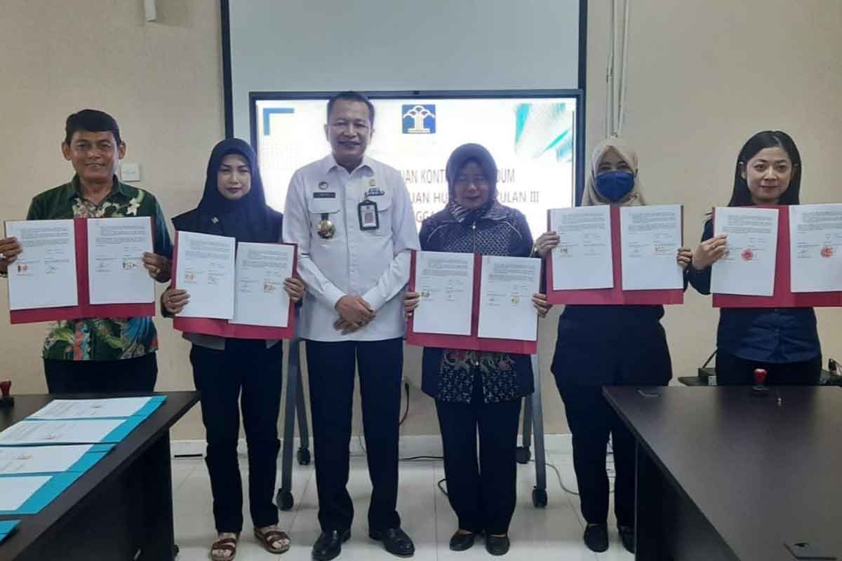 Kadiv Yankumham Nur Ichwan setelah melakukan penandatangan  kontrak addendum pelaksanaan bantuan hukum triwulan III 2023 di Kanwil Kemenkumham Jatim, Minggu (15/10/2023)