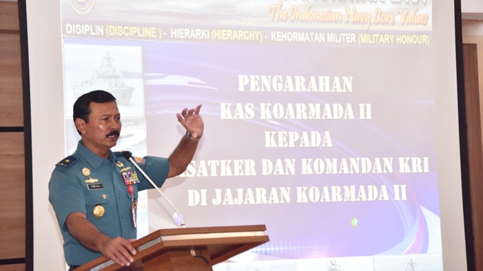Kepala Staf Koarmada II Laksma TNI Iwan Isnurwanto dalam acara morning briefing.