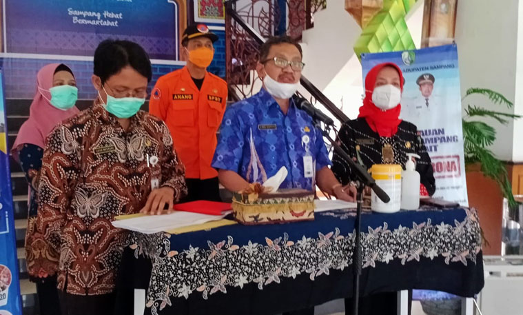 Gugus Tugas Percepatan Penanganan Covid-19 Kabupaten Sampang saat merilis jumlah pasien terpapar Corona.
