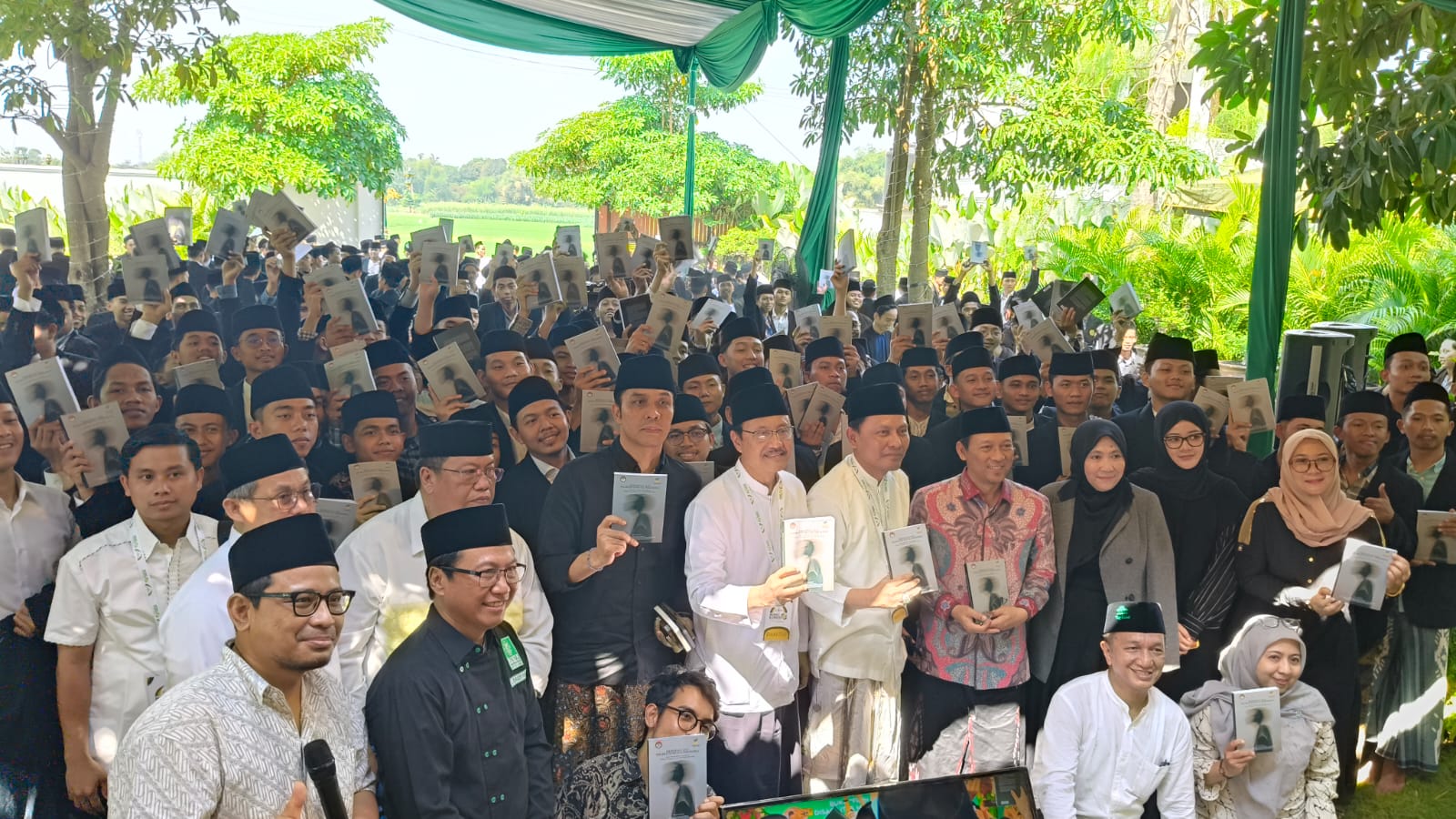 Di Sela Munas NU, Gus Ipul Luncurkan Buku Fikih Disabilitas