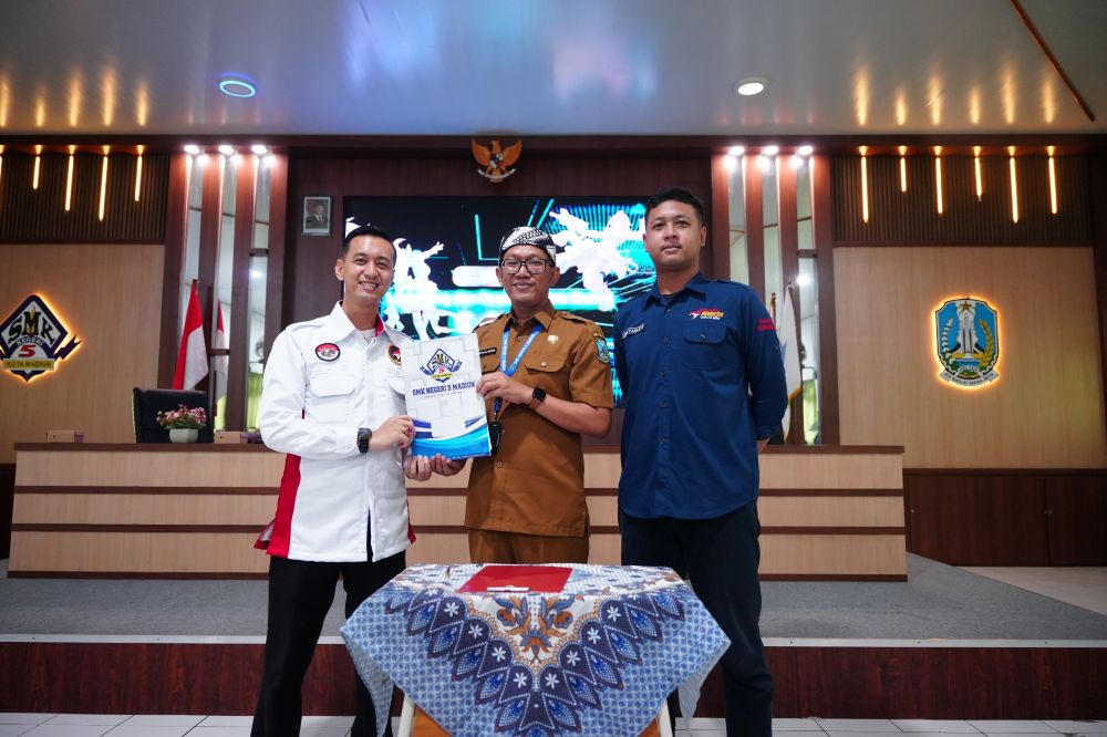  Kerja sama antara SMKN 5 dengan ESI Kota Madiun. Foto: Hendro Suhartono/BANGSAONLINE