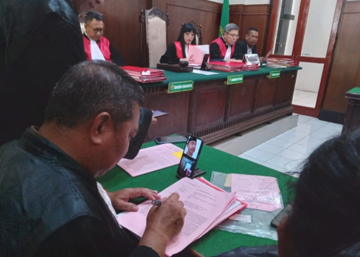 Sidang Kasus Penadah HP Korban Jambret yang Tewas di Surabaya: Dakwaan JPU dan Keterangan Saksi