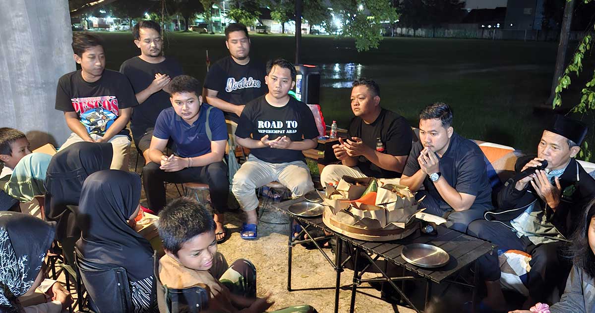 Buka bersama yang digelar Anak Muda Lintas Agama di Sidoarjo.