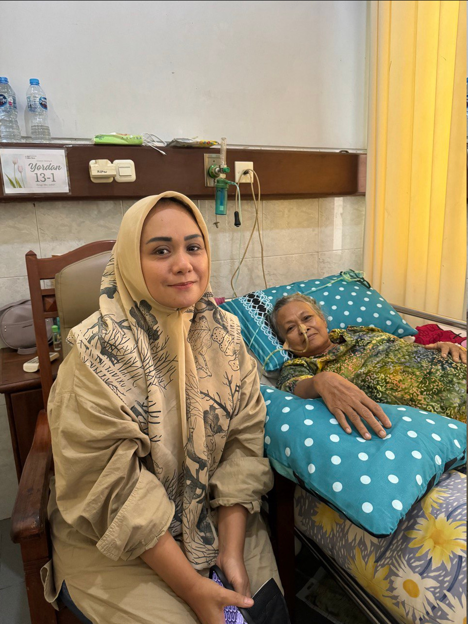 Rina yang merasa terbantu dengan adanya UHC saat menemani ibunya di Rumah Sakit