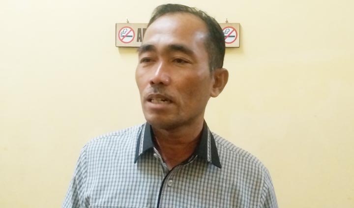 H. Musawwir Ketua Fraksi Keadilan Hati Nurani DPRD Bangkalan saat memberikan penjelasan kepada media, Rabu (19/2).
