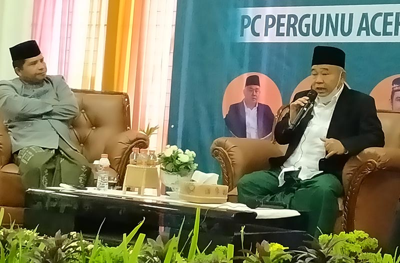 Prof. Dr. KH. Asep Saifuddin Chalim, M.Ag, saat menceritakan sejarah mendirikan Pondok Pesantren Amanatul Ummah di Pacet, Mojokerto, usai melantik Pengurus PC Pergunu Aceh Besar, Kamis (24/12/2020).