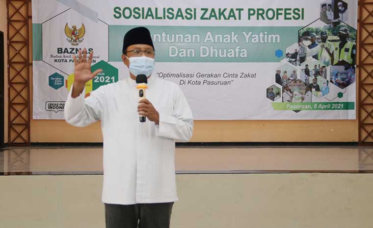 Wali Kota Pasuruan Saifullah Yusuf saat sambutan dalam acara sosialisasi zakat profesi sekaligus santunan anak yatim dan dhuafa’.