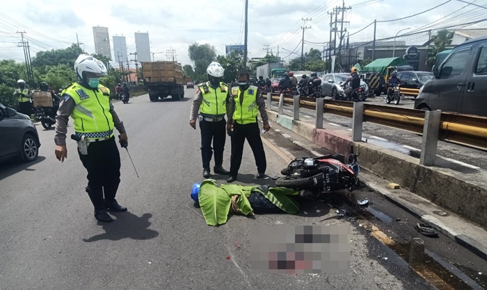 Jenazah korban saat masih di TKP.