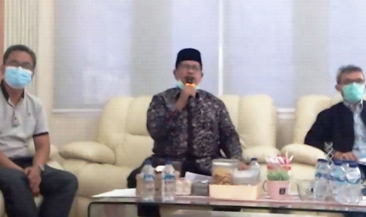 Drs. Mohni, M.M. Wakil Bupati Bangkalan saat mengikuti Halal Bihalal Keluarga Madura Lintas Provinsi dan Lintas Negara.