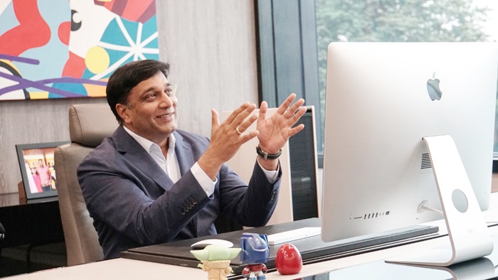 President Director and CEO Indosat Ooredoo Hutchison, Vikram Sinha.