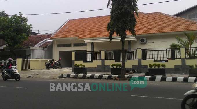 Rumah Dinas Kajari Kediri yang rencananya akan diresmikan oleh Kejagung. foto: arif kurniawan/ BANGSAONLINE
