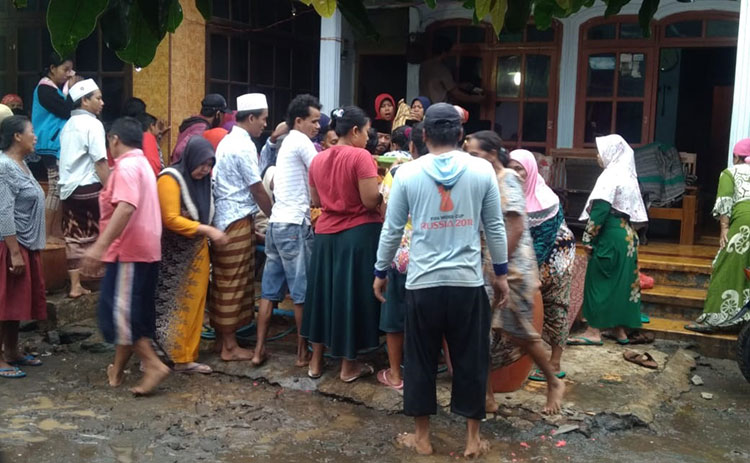 Suasana rumah duka. (foto: ist)
