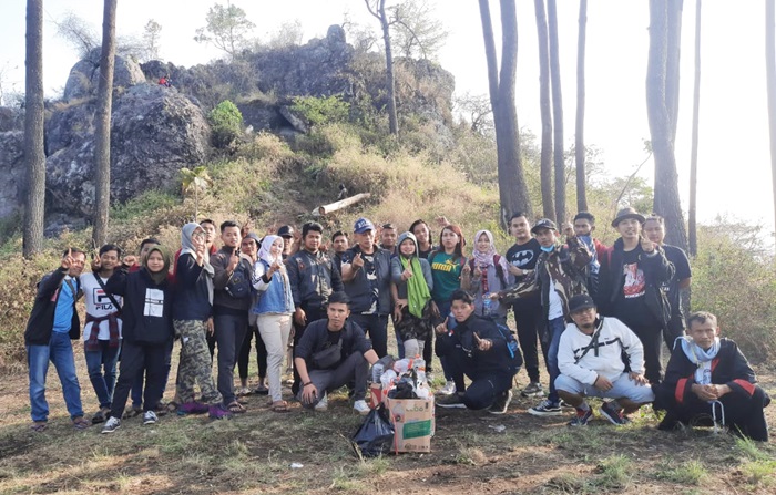 Cabup Sugiri Sancoko Sapa Pemuda Milenial di Gunung Pringgitan