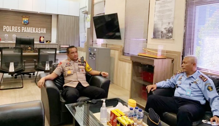 Kalapas Kelas IIA Pamekasan saat berkunjung ke Mapolres Pamekasan.