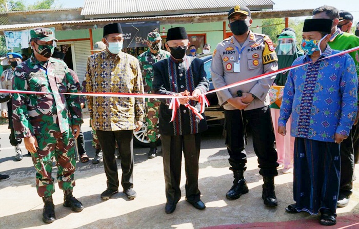 Bupati Busyro meresmikan Kampung Tangguh Semeru di Desa Banasare, Kecamatan Rubaru, Jumat (04/06).