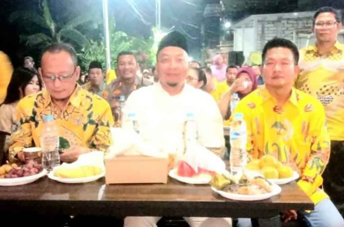 Asluchul Alif (tengah) saat menyapa kader DPD Golkar Gresik. Foto: Ist