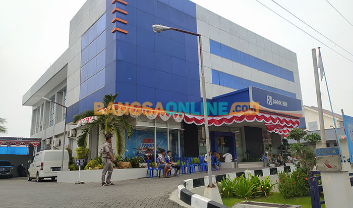 Kantor BRI Cabang Sampang. Foto: MUTAMMIM/BANGSAONLINE