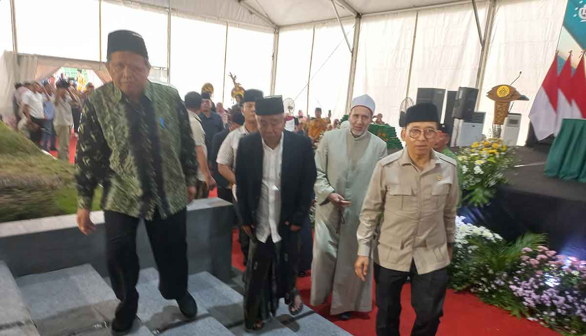 Fadli Zon saat menghadiri prosesi wisuda Program Sarjana dan Pascasarjana Universitas KH Abdul Chalim periode VI Tahun 2025.