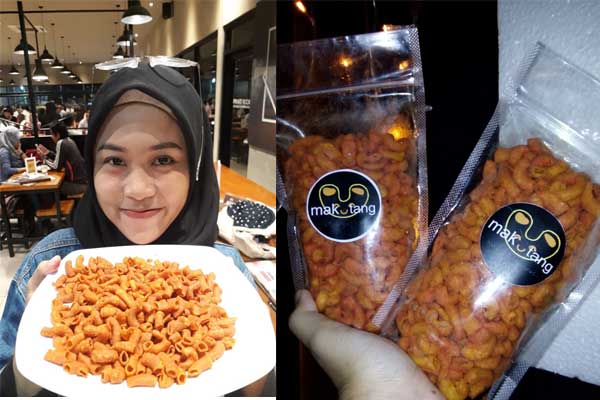 Cantik.... ya orangnya, ya jajanannya... semoga orangnya tak sepedas jajannya.. foto: FIKMA/ BANGSAONLINE