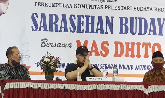 Bakal Calon Bupati Kediri Hanindhito Himawan Pramono saat menghadiri sarasehan budaya. foto: MUJI HARJITA/ BANGSAONLINE